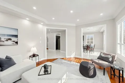 6611 Spinnaker Circle Mississauga ON L5W 1R2