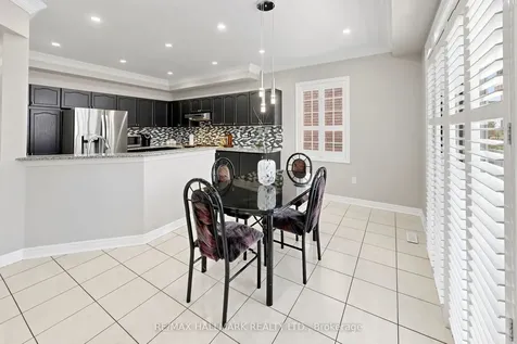 6611 Spinnaker Circle Mississauga ON L5W 1R2