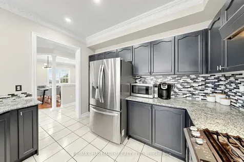 6611 Spinnaker Circle Mississauga ON L5W 1R2