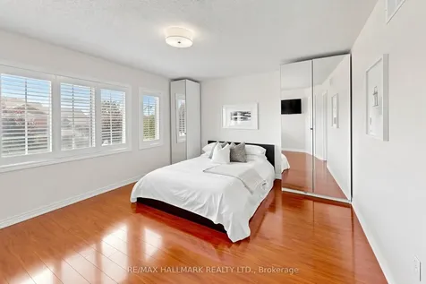 6611 Spinnaker Circle Mississauga ON L5W 1R2