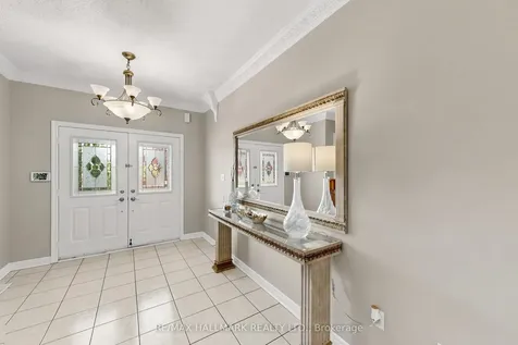 6611 Spinnaker Circle Mississauga ON L5W 1R2