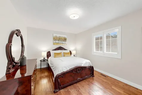 6611 Spinnaker Circle Mississauga ON L5W 1R2