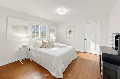 6611 Spinnaker Circle Mississauga ON L5W 1R2