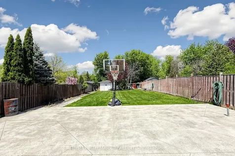 6611 Spinnaker Circle Mississauga ON L5W 1R2