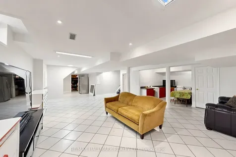6611 Spinnaker Circle Mississauga ON L5W 1R2