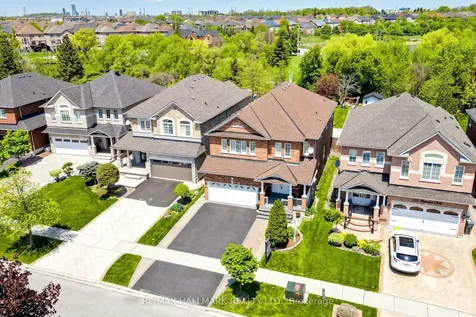 6611 Spinnaker Circle Mississauga ON L5W 1R2
