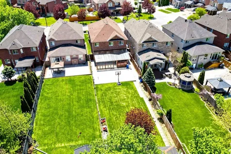 6611 Spinnaker Circle Mississauga ON L5W 1R2