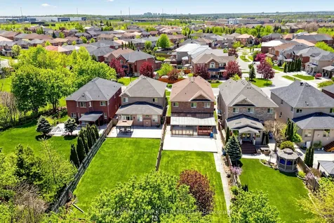 6611 Spinnaker Circle Mississauga ON L5W 1R2