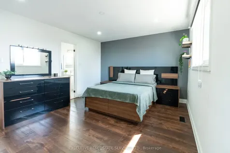 90 Hinchley Wood Grove Brampton ON L6V 3M3