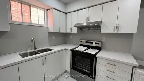 90 Hinchley Wood Grove Brampton ON L6V 3M3