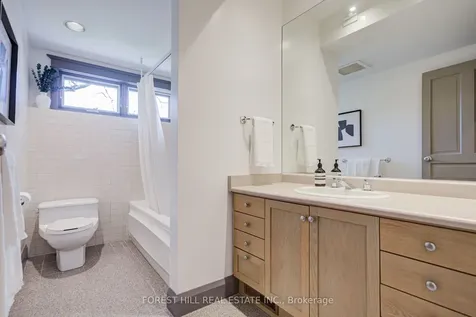 1381 Lorne Park Road Mississauga ON L5H 3B2