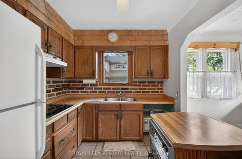 893 Lasalle Park Road Burlington ON L7T 1M6