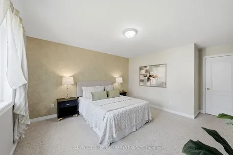11 Kingsley Road Halton Hills ON L7J 2Z5