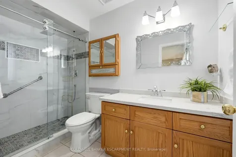 11 Kingsley Road Halton Hills ON L7J 2Z5