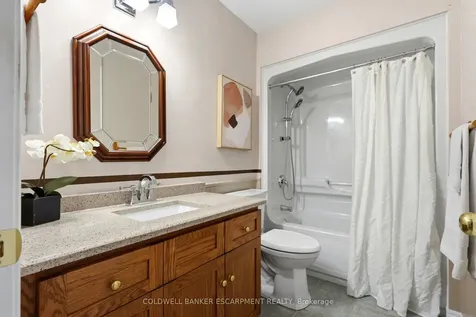 11 Kingsley Road Halton Hills ON L7J 2Z5