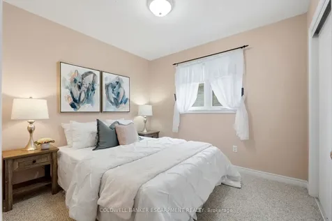 11 Kingsley Road Halton Hills ON L7J 2Z5