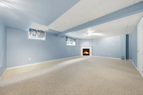 11 Kingsley Road Halton Hills ON L7J 2Z5