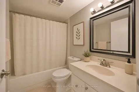 115 Hillcrest Avenue Mississauga ON L5B 3Y9