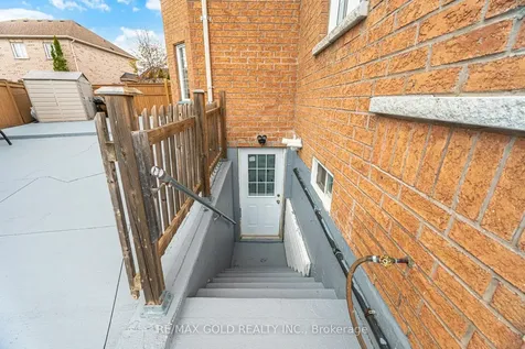 29 Laurentide Crescent Brampton ON L6P 1Y3