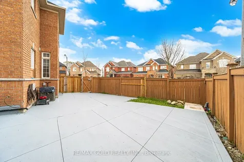 29 Laurentide Crescent Brampton ON L6P 1Y3