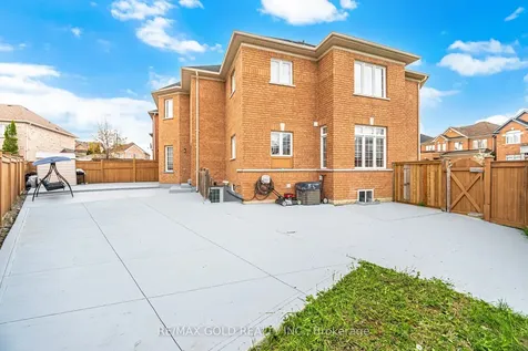 29 Laurentide Crescent Brampton ON L6P 1Y3