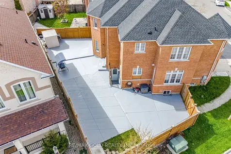 29 Laurentide Crescent Brampton ON L6P 1Y3
