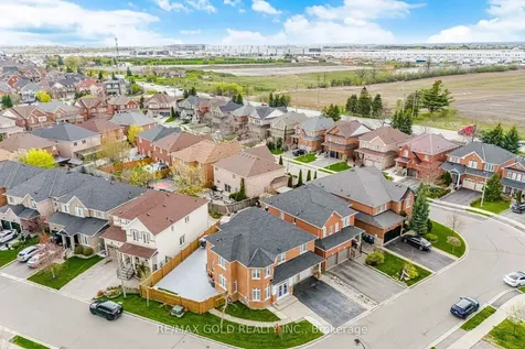 29 Laurentide Crescent Brampton ON L6P 1Y3
