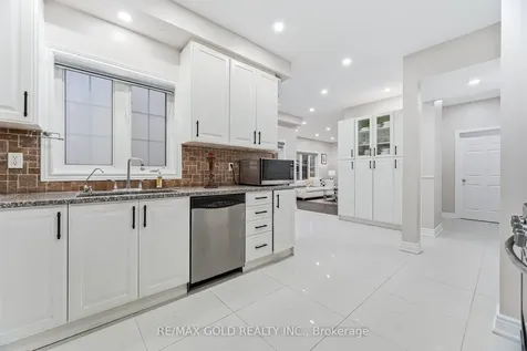 29 Laurentide Crescent Brampton ON L6P 1Y3