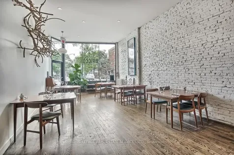 3047 Dundas Street W Toronto ON M6P 1Z5
