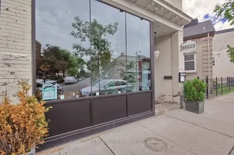 3047 Dundas Street W Toronto ON M6P 1Z5