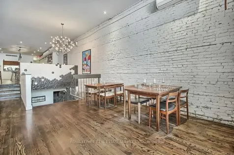 3047 Dundas Street W Toronto ON M6P 1Z5