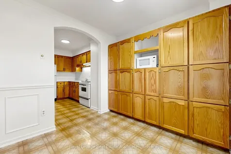 600 Silver Creek Boulevard Mississauga ON L5A 2B4