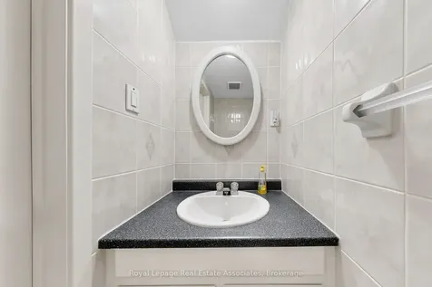 600 Silver Creek Boulevard Mississauga ON L5A 2B4