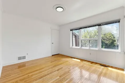 600 Silver Creek Boulevard Mississauga ON L5A 2B4