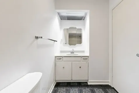 600 Silver Creek Boulevard Mississauga ON L5A 2B4