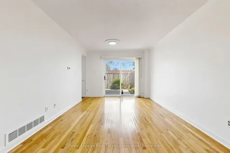 600 Silver Creek Boulevard Mississauga ON L5A 2B4