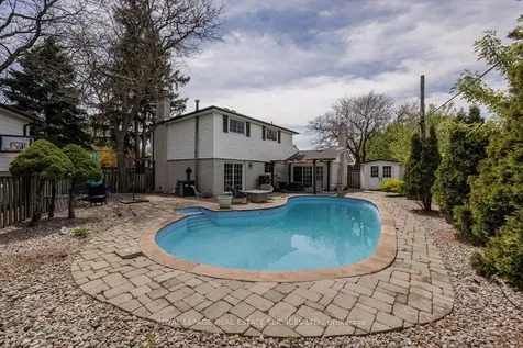 18 Chesterfield Road Brampton ON L6W 1K9