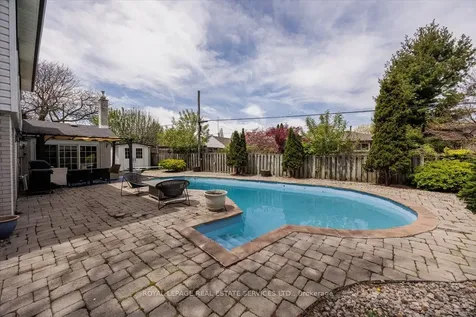 18 Chesterfield Road Brampton ON L6W 1K9