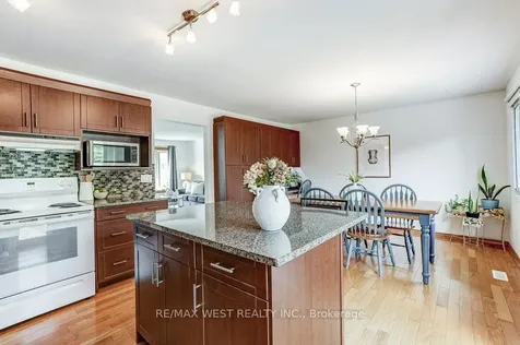 2995 Saint Malo Circle Mississauga ON L5N 1T1