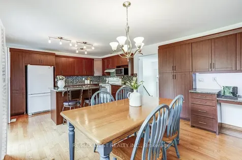2995 Saint Malo Circle Mississauga ON L5N 1T1