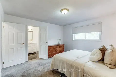 2995 Saint Malo Circle Mississauga ON L5N 1T1