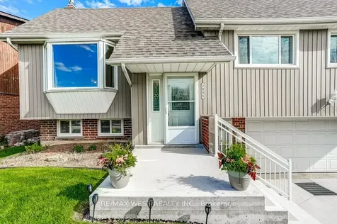 2995 Saint Malo Circle Mississauga ON L5N 1T1