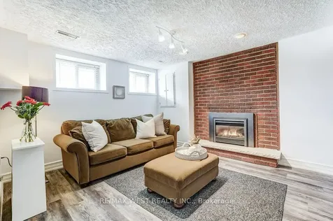2995 Saint Malo Circle Mississauga ON L5N 1T1