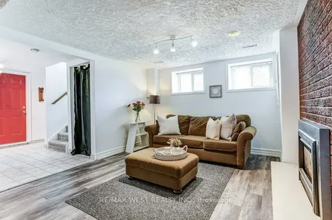 2995 Saint Malo Circle Mississauga ON L5N 1T1