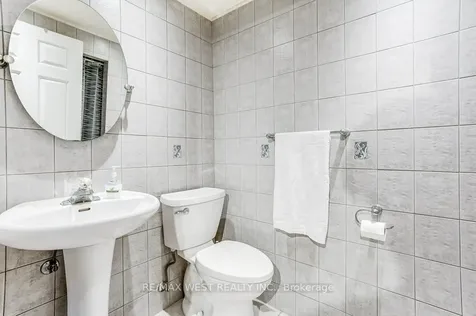 2995 Saint Malo Circle Mississauga ON L5N 1T1