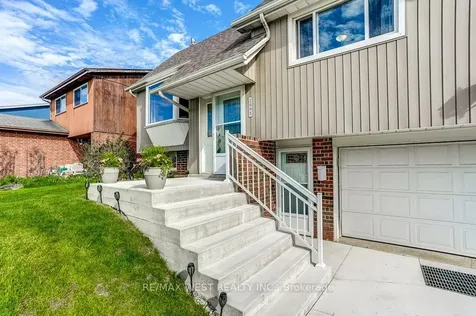 2995 Saint Malo Circle Mississauga ON L5N 1T1