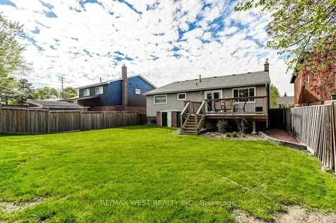 2995 Saint Malo Circle Mississauga ON L5N 1T1