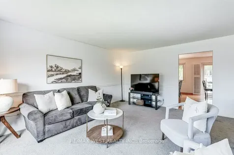 2995 Saint Malo Circle Mississauga ON L5N 1T1