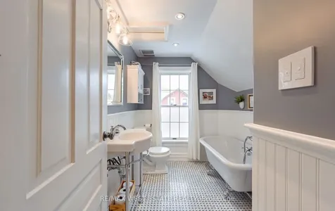 122 King Street E Caledon ON L7E 3G2