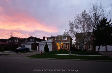 24 Havelock Drive N Brampton ON L6W 4A4